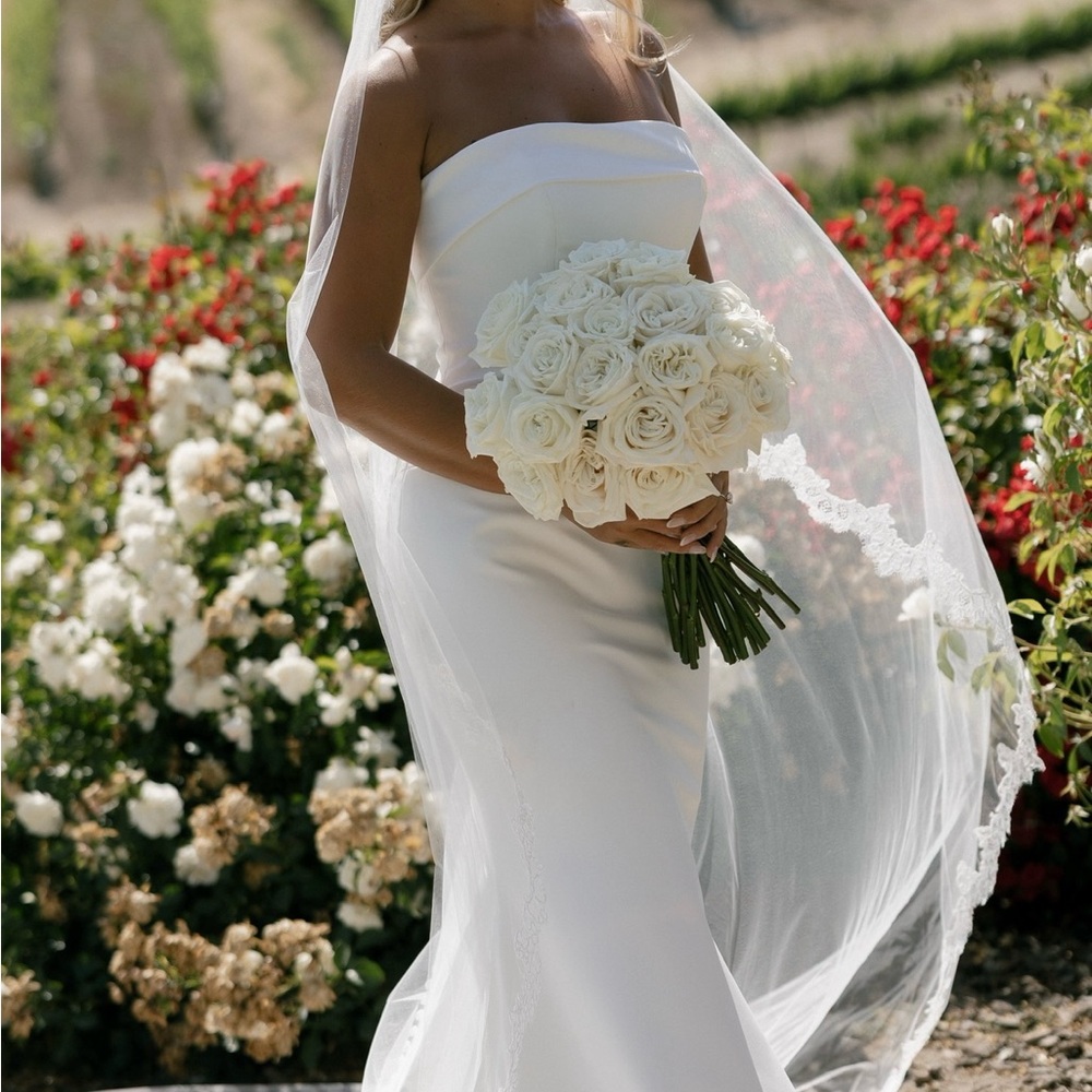 Wedding Dress Classic Timeless Ivory Dress  (dry cleaned, worn once) No returns